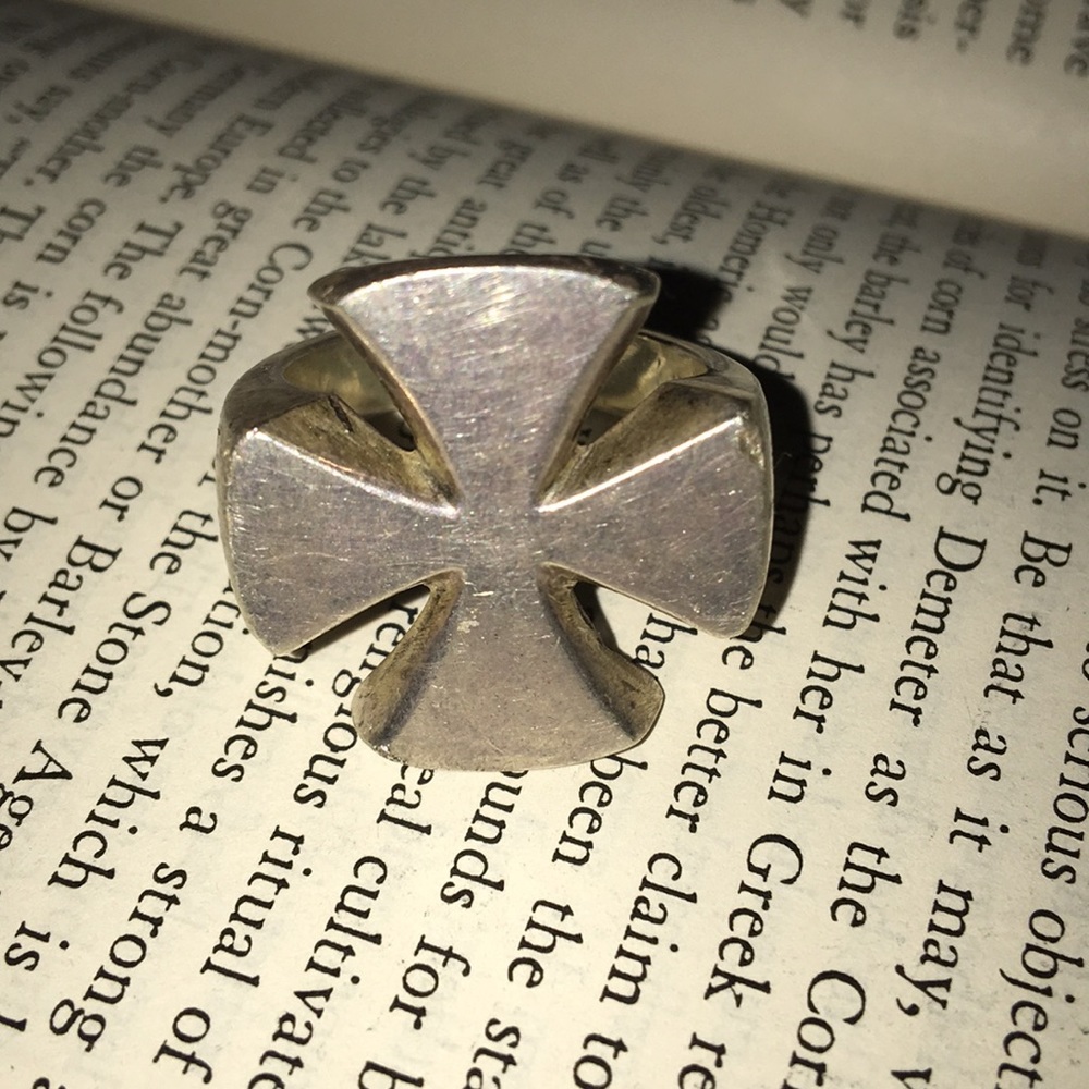 Rounded Silver 925 Maltese Cross Ring.